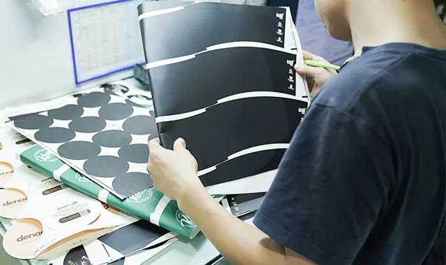 sowineco's staff is checking the color